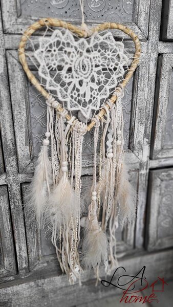 Prírodný lapač snov v tvare srdca s pierkami Feathers - 23*21*70cm - J-Line by Jolipa