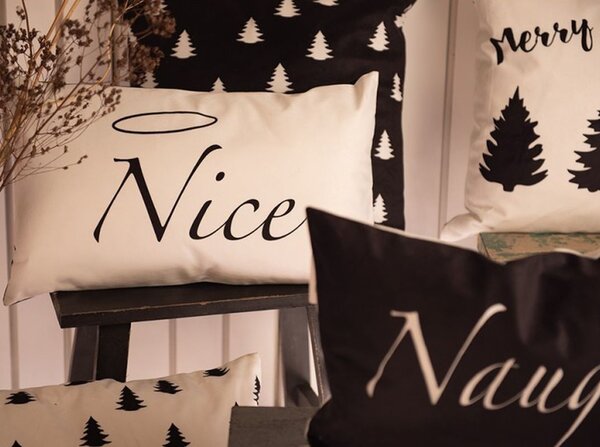 Čierna obliečka na vankúš Naughty a Nice z Black&White X-Mas - 30*50 cm - Clayre & Eef