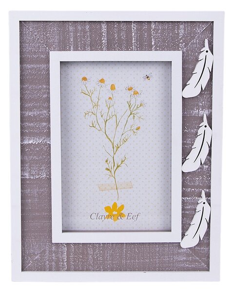 Šedý drevený fotorámik s bielou patinou a pierkami Woodia - 17*1*22 cm / 10*15 cm - Clayre & Eef