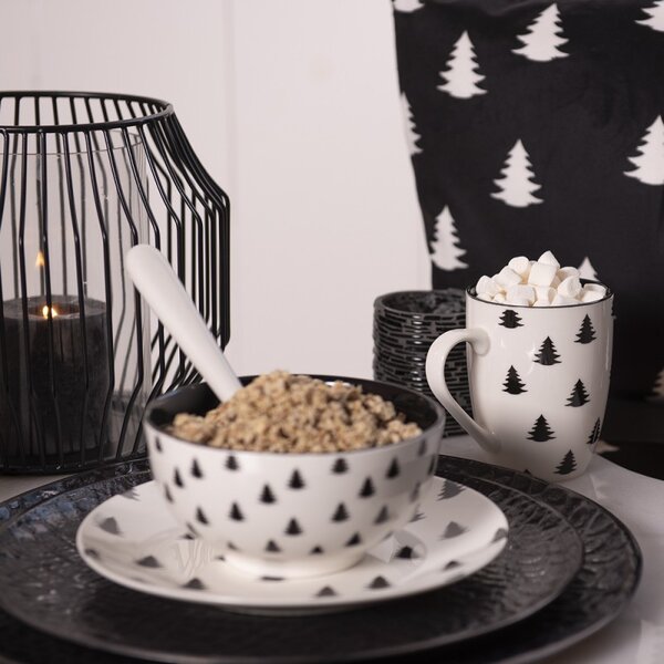 Bielo-čierny porcelánový dezertný tanier so stromčekmi Black&White X-Mas - Ø 20*2 cm - Clayre & Eef