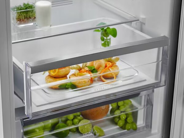 Electrolux LNC7ME32X3 - Kombinovaná chladnička