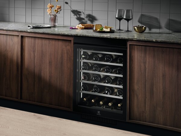 Electrolux EWUS040B8B - Vinotéka zabudovateľná
