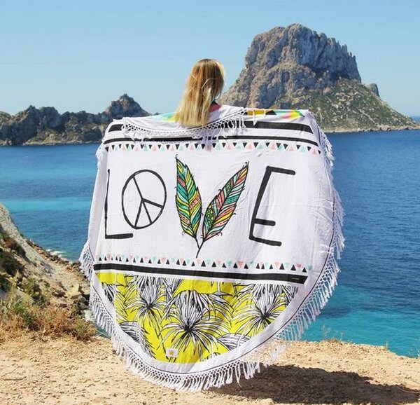 Biely okrúhly plážový bavlnený uterák so strapcami Love - Ø180 cm - Mycha Ibiza new