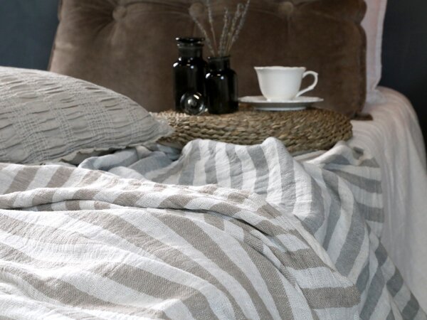 Béžovo - taupe pruhovaný pléd so strapcami Stripes - 130*170 cm - Chic Antique