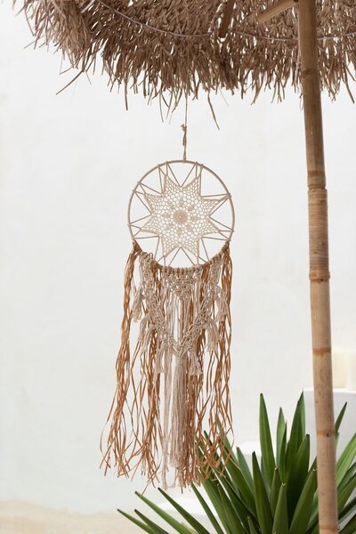 Béžovo-hnedý lapač snov s lykovými prúžkami a Macramé - Ø 32*95 cm - J-Line by Jolipa