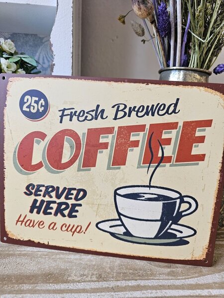 Žltá antik nástenná kovová ceduľa Fresh Coffee - 25*20cm - Ostatní