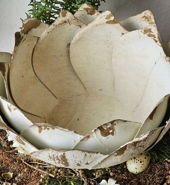 Béžová antik kovová dekoračná misa/ kvetináč na nohe - Ø 29*19cm - Chic Antique