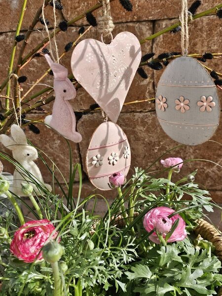 Šedé antik plechové závesné vajíčko s kvetmi - 10*2*8 cm - Clayre & Eef