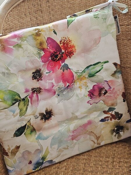 Vonkajší podsedák s výplňou a kvetmi - 40*40*3 cm - Mars & More
