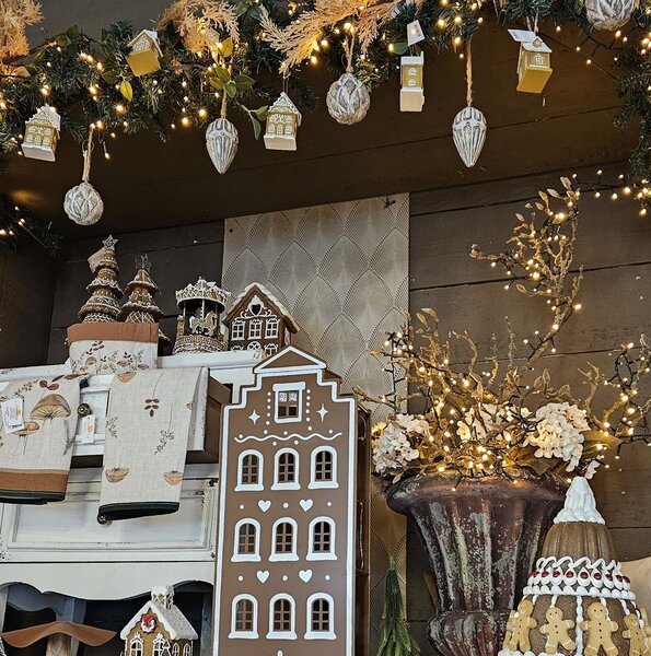Závesná vianočná ozdoba perníková chalúpka Gingerbread House - 6*4*7 cm - Clayre & Eef