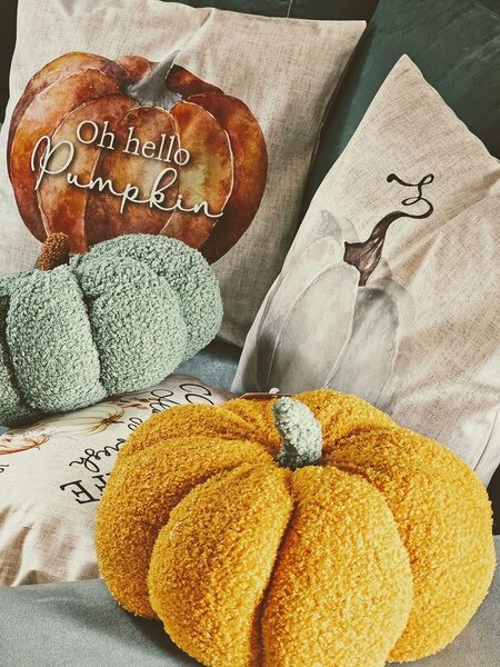 Béžovo-oranžová obliečka na vankúš s tekvicou Pumpkin Patch - 45*45 cm - Clayre & Eef