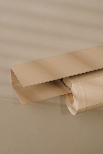 Kovový nástenný držiak na toaletný papier Berno pieskovo šedá M - ľavý variant