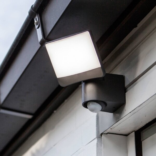 LUTEC Vonkajší nástenný reflektor SUNSHINE s LED senzorom, 15 cm, tmavošedý, IP44, Hliník / sivá / zinok, Plast, Moderný, Nástenné svietidlo
