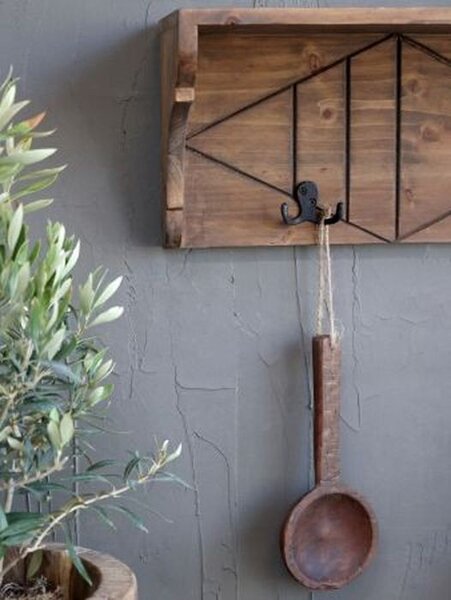 Hnedá antik drevená polička so 4 háčikmi Hooks - 91*20*23 cm - Chic Antique