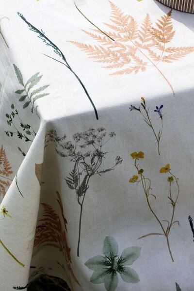 Krémový bavlnený obrus s divokými kvetmi Aix Wild Flowers - 140*240 cm - Chic Antique