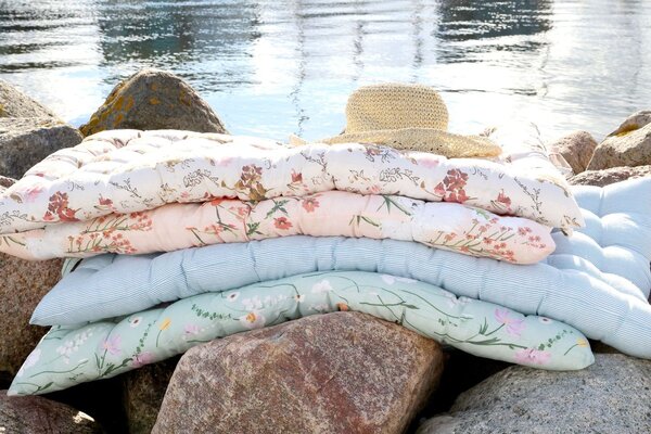 Krémový matrac s kvetmi Aix Quilt Wild Flowers - 60*100 cm - Chic Antique