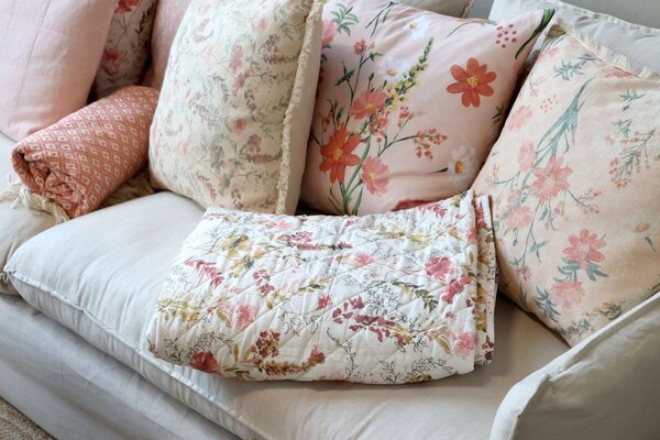 Krémový bavlnený prehoz s kvetmi Aix Quilt Wild Flowers - 130*180 cm - Chic Antique