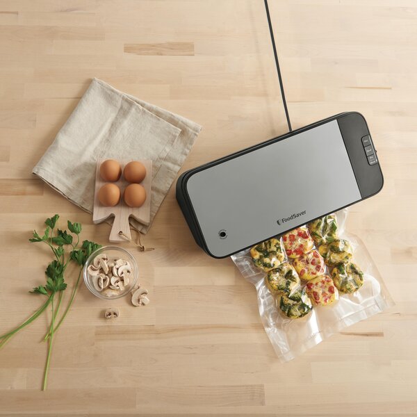 Kompaktná vákuová zváračka fólií FoodSaver VS2190X
