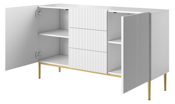 Biela komoda Nicole 150 cm so zásuvkami a ryhovaným čelom - matná biela / zlaté nohy