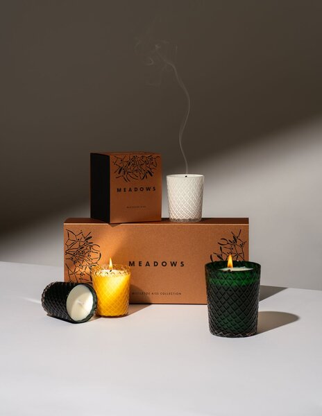 Vonná sviečka Meadows Mistletoe Kiss 200 g
