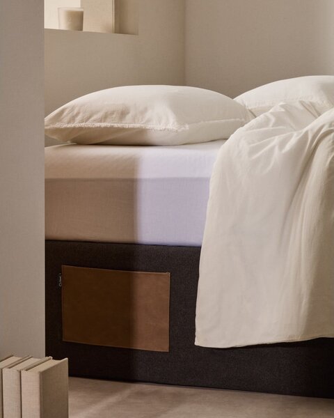 Čierna čalúnená dvojlôžková posteľ s úložným priestorom 180x200 cm Matters – Kave Home