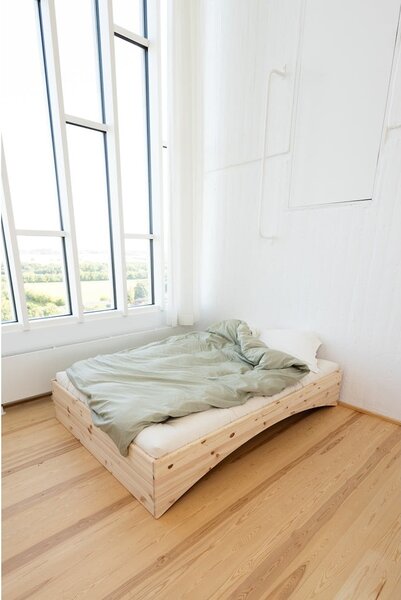 Dvojlôžková posteľ z borovicového dreva bez čela 140x200 cm v prírodnej farbe Orbit – Karup Design