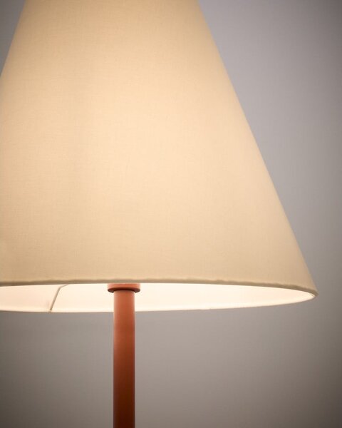Stojacia lampa v terakotovej farbe s textilným tienidlom (výška 153 cm) Navat – Kave Home