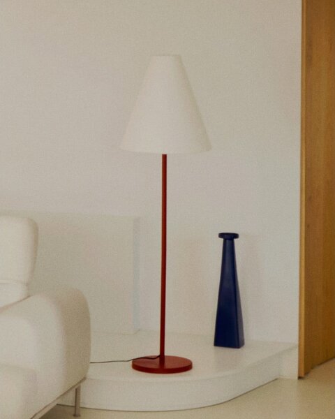 Stojacia lampa v terakotovej farbe s textilným tienidlom (výška 153 cm) Navat – Kave Home