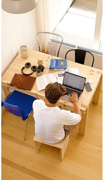 Jedálenský stôl z borovicového dreva 75x134 cm Tuck – Karup Design