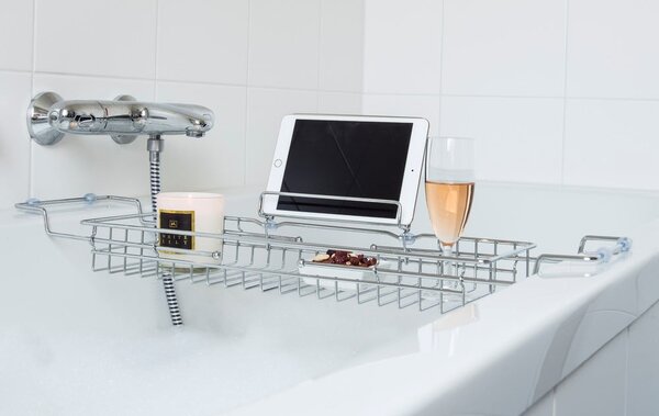 Nastaviteľný kovový držiak na vanu v striebornej farbe PT LIVING Tub, 61 - 86 cm