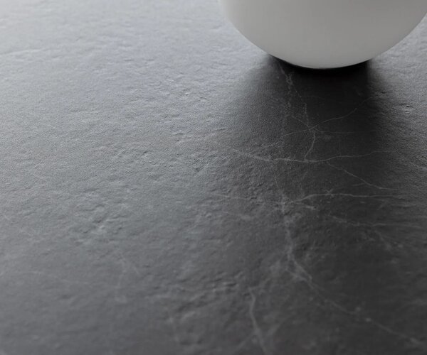 DELIFE Konzolový stolík Edge zaoblený 140×40 cm keramika Laminam® Nero Greco antracitová kužeľová kovová čierna