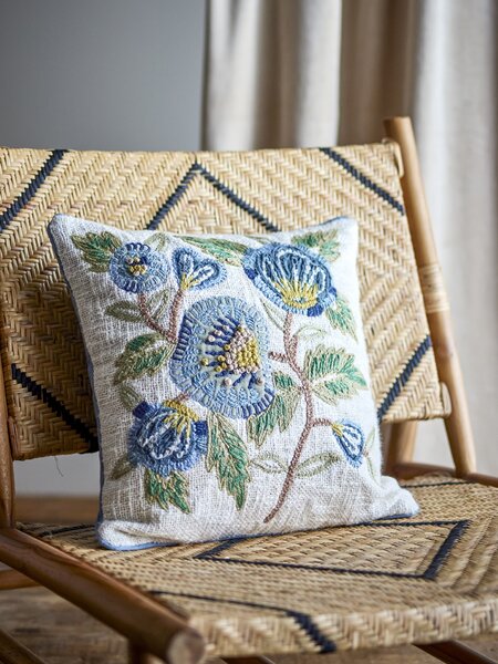 Dekoratívny vankúš s výšivkou Hanna Blue 45 × 45 cm