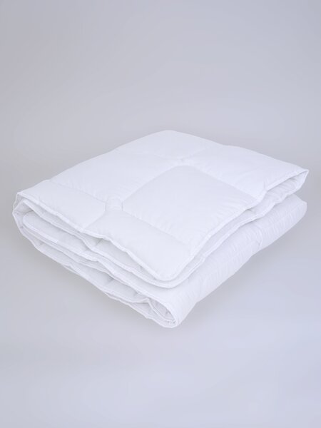 Celoročná prešívaná prikrývka z dutého vlákna Antibacterial - 140 × 200 cm