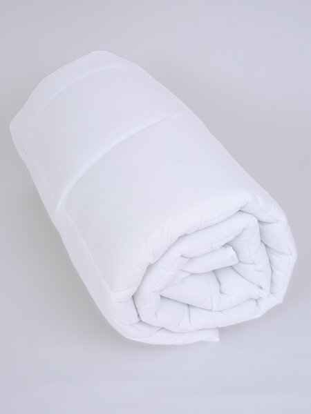 Celoročná prešívaná prikrývka z dutého vlákna Antibacterial - 140 × 200 cm