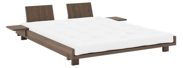Hnedá dvojlôžková posteľ z borovicového dreva s roštom 160x200 cm Social – Karup Design