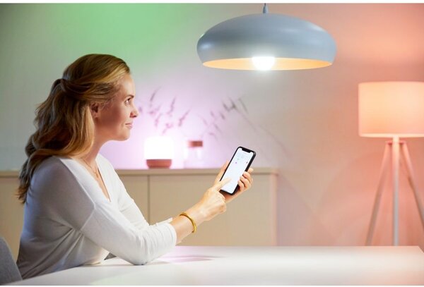 WiZ 8719514551718 LED stolná lampička Hero 1x9w | 620lm | 2200-6500k - RGB, stmievateľná, Bluetooth, biela