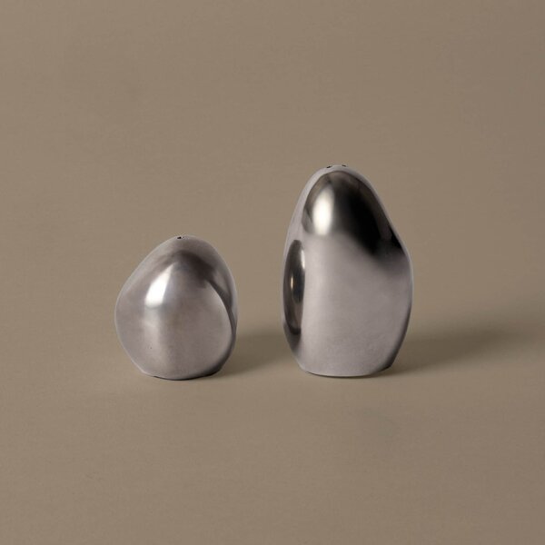 Soľnička s koreničkou Orevo Shakers Steel – set 2 ks
