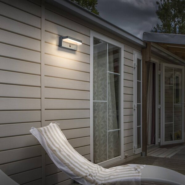 OSRAM solarna lampa ENDURA STYLE ROBUST sivá, senzor IP54 USB, Hliník / sivá / zinok, Hliník, Moderný, Nástenné svietidlo