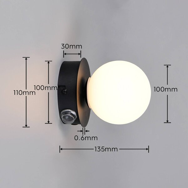 Trio Lighting Nástenné svetlo Alfio, Ø 11 cm, matná čierna, kov/sklo, IP44, Čierna, Kúpeľňa, kov, Moderný