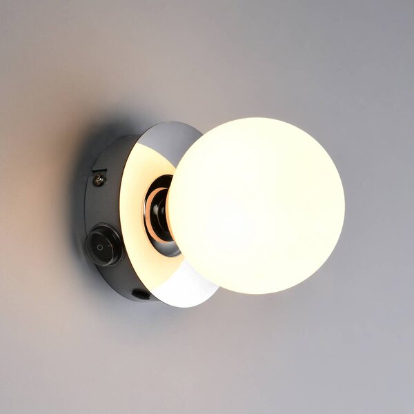 Trio Lighting Nástenné svetlo Alfio, Ø 11 cm, chrómová farba, kov/sklo, IP44, Chrómová / strieborná, Kúpeľňa, kov, Moderný