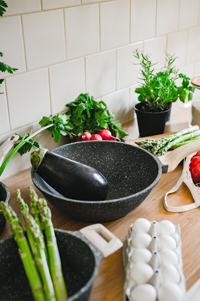 KONDELA WOK panvica s pokrievkou, priemer 30 cm, KAROTE