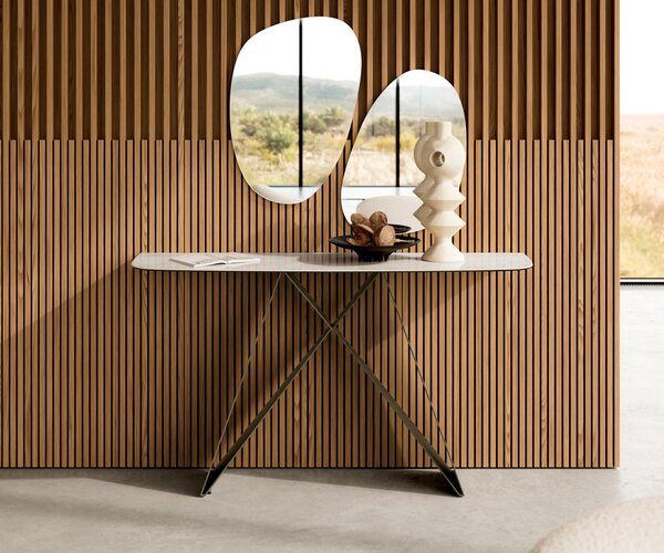 DELIFE Konzolový stolík Edge zaoblený tvar 140×40 cm keramika onyx šampanské Velio kov titánová farba