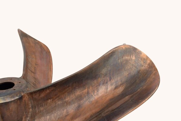 Dizajnový konferenčný stolík Propeller, 85 cm, antik medený
