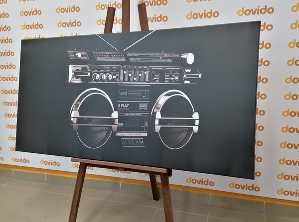 Obraz disco rádio z 90-tych rokov v čiernobielom prevedení