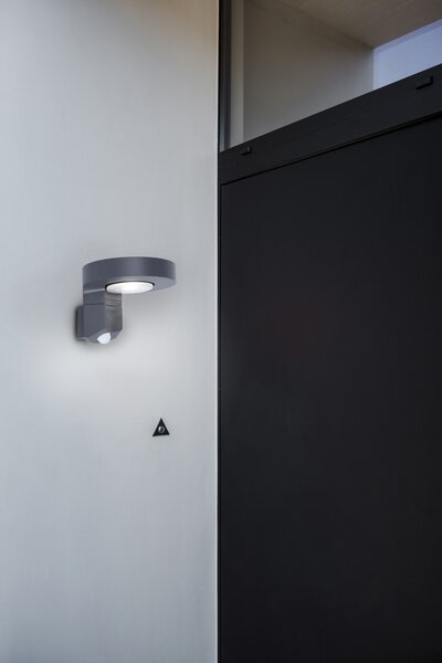 Lutec 6906702335 LED vonkajšie nástenná solárna lampa Diso 1x2W | 4000K | IP44 - s nastaviteľnou hlavou a pohybovým senzorom