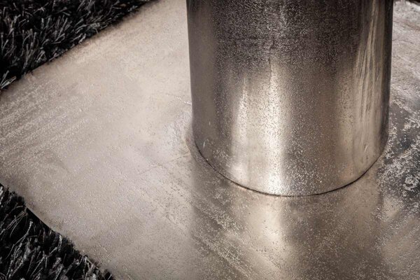 Dizajnový jedálenský stôl Propeller 94 cm strieborný -