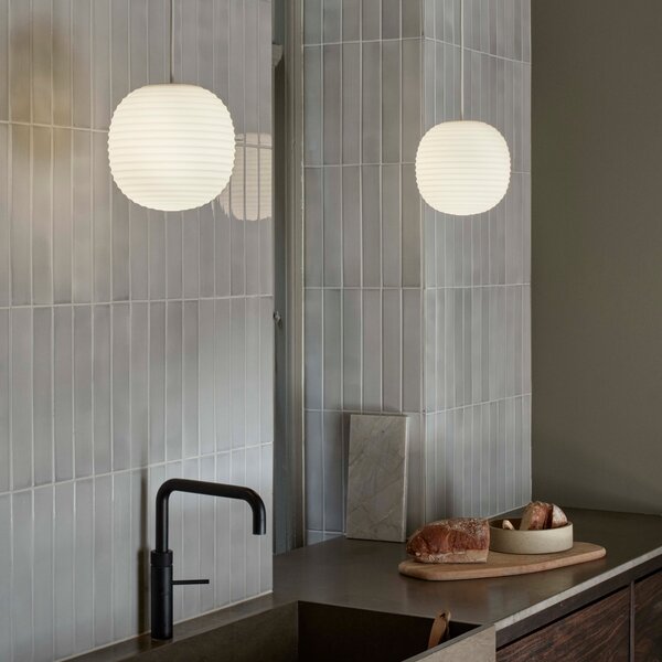 Závesné svietidlo Lantern, Small, White Opal – New Works