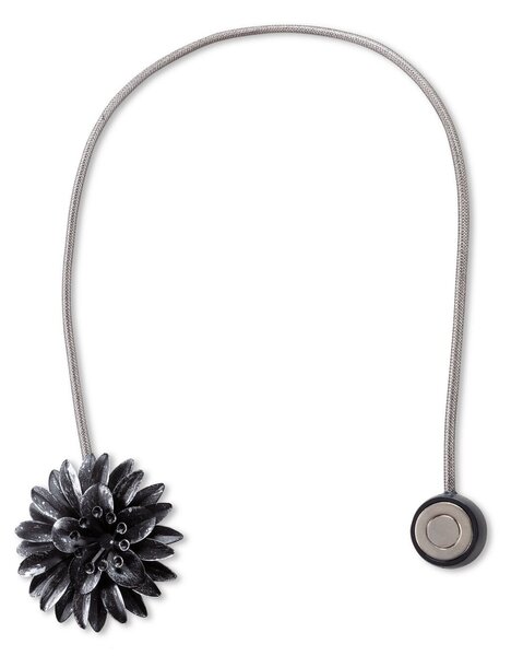 SADA 2KS DEKORAČNÁ SPONA NA ZÁVES FLOWER S MAGNETOM 6 X 23 CM SIVÁ