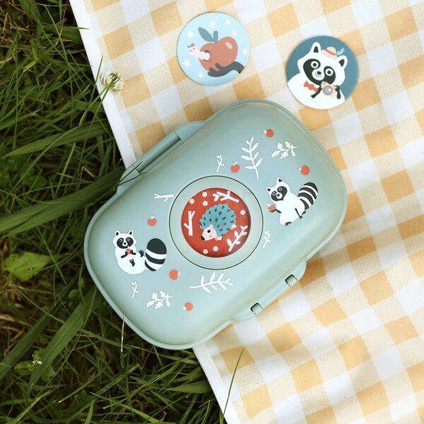 Desiatový box Monbento Gram Green Raccoon 600 ml