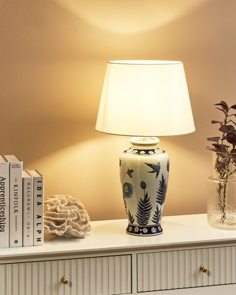 Stolná lampa biela modrá porcelánový podstavec ľanové tienidlo kvetinový vzor osvetlenie obývacia izba spálňa